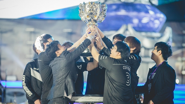 世界杯淘汰赛：八强名额仅剩一席，晋级球队即将揭晓！八强对阵形势渐明朗，淘汰赛悬念持续升温